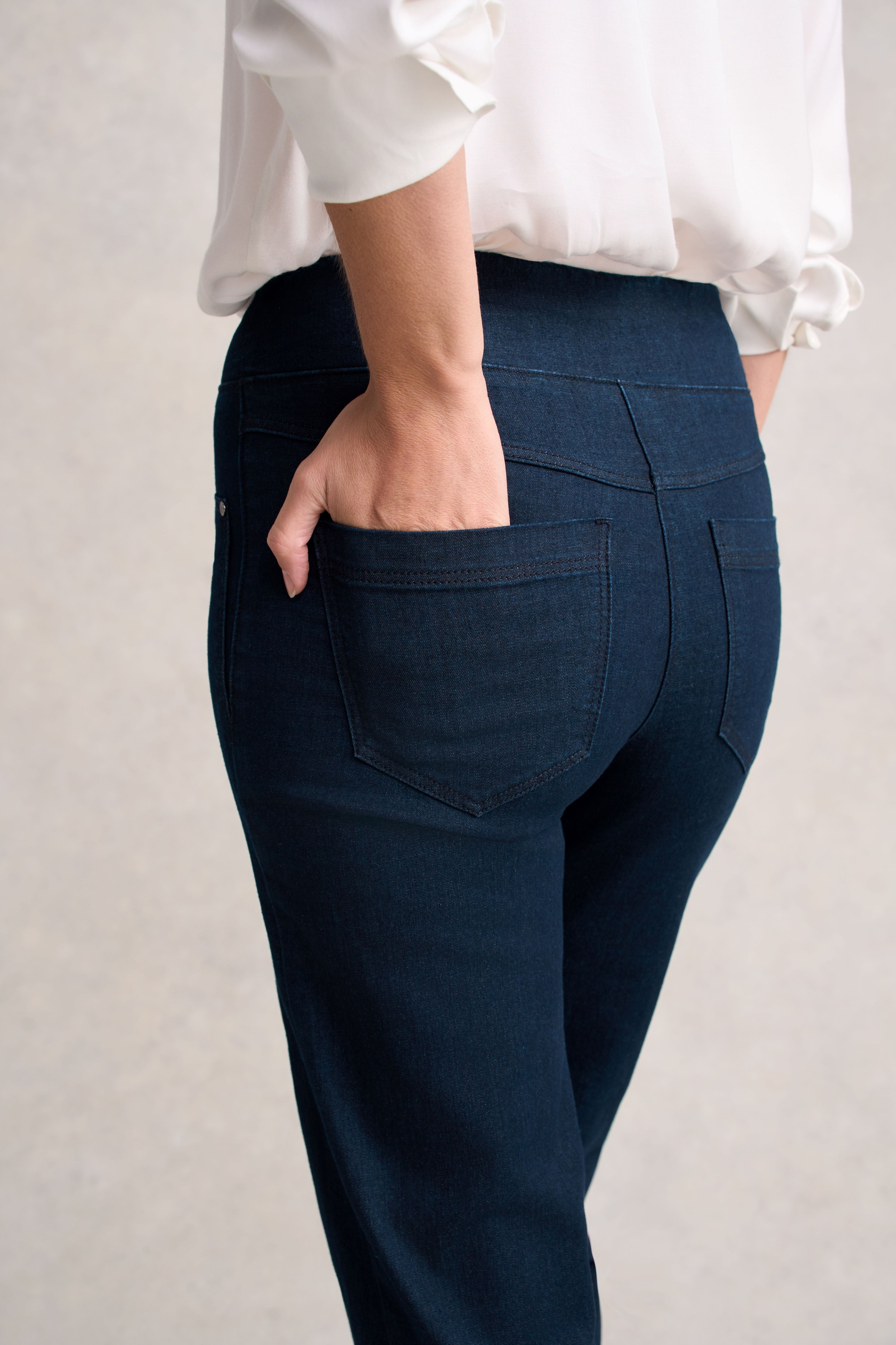 Relaxed Bootcut - Dark Denim