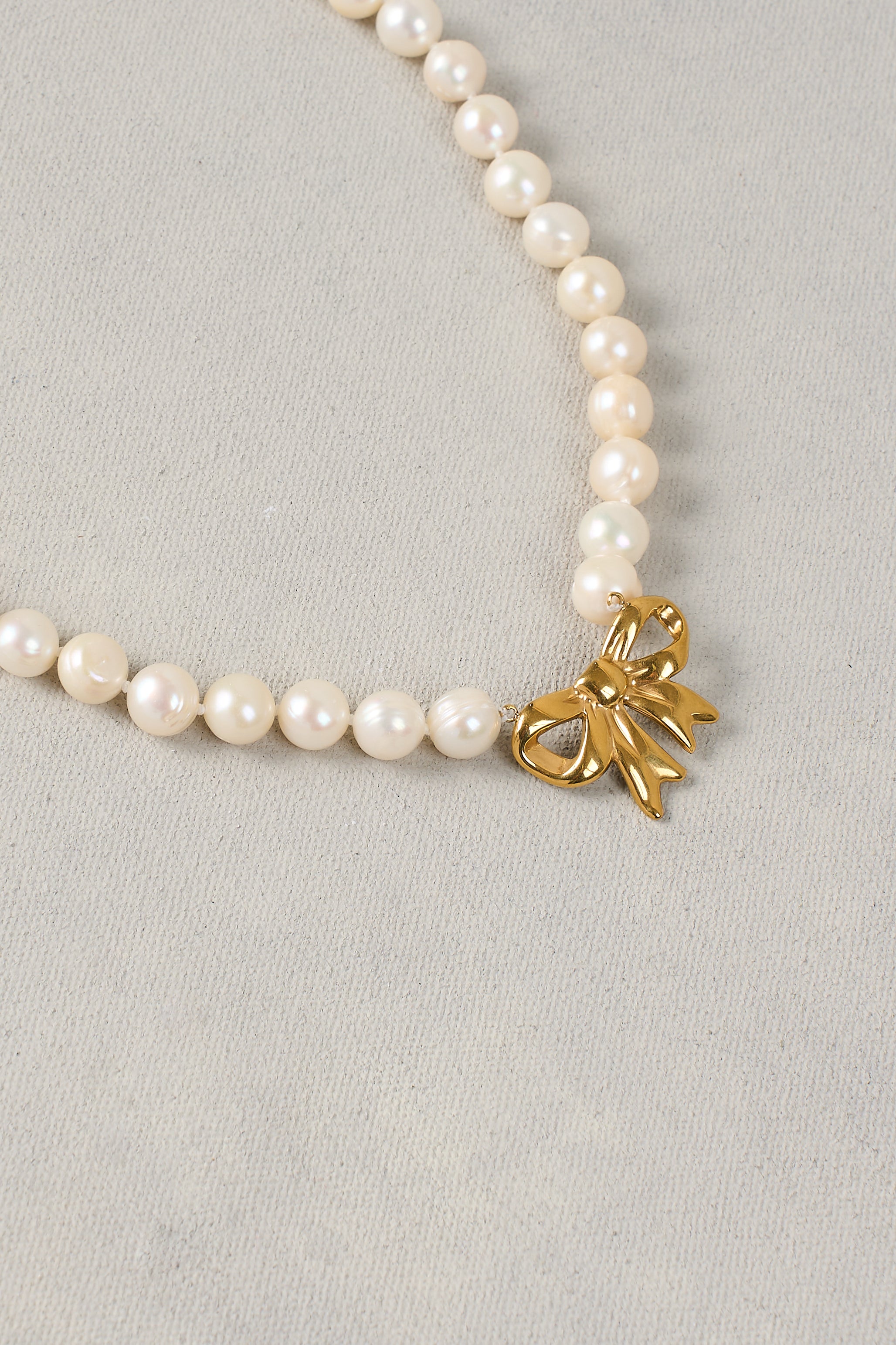 Pearl Bow Necklace - Cream
