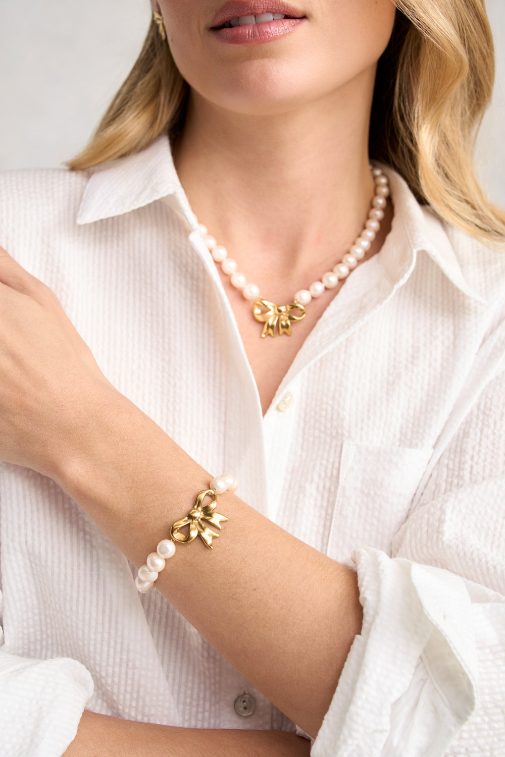 Pearl Bow Bracelet - Cream & Gold