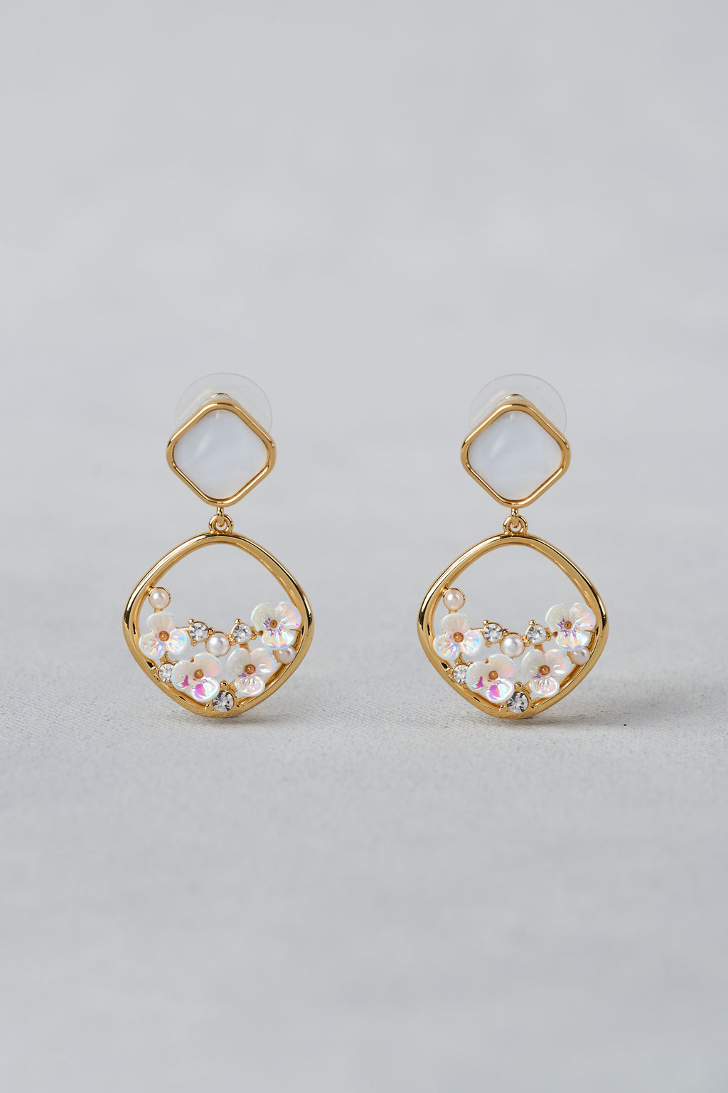 Floral Garden Earrings – Cream
