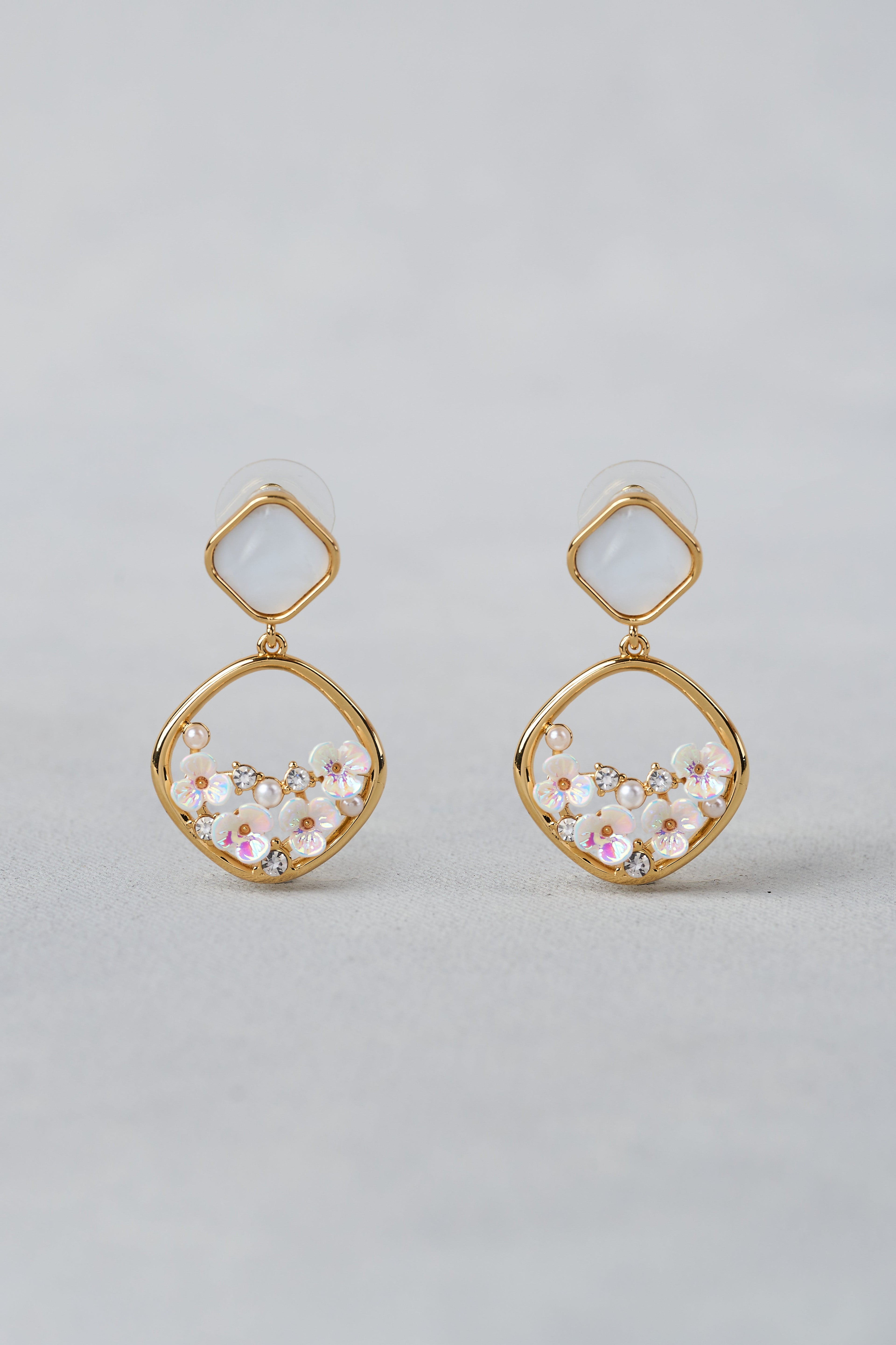 Floral Garden Earrings – Cream