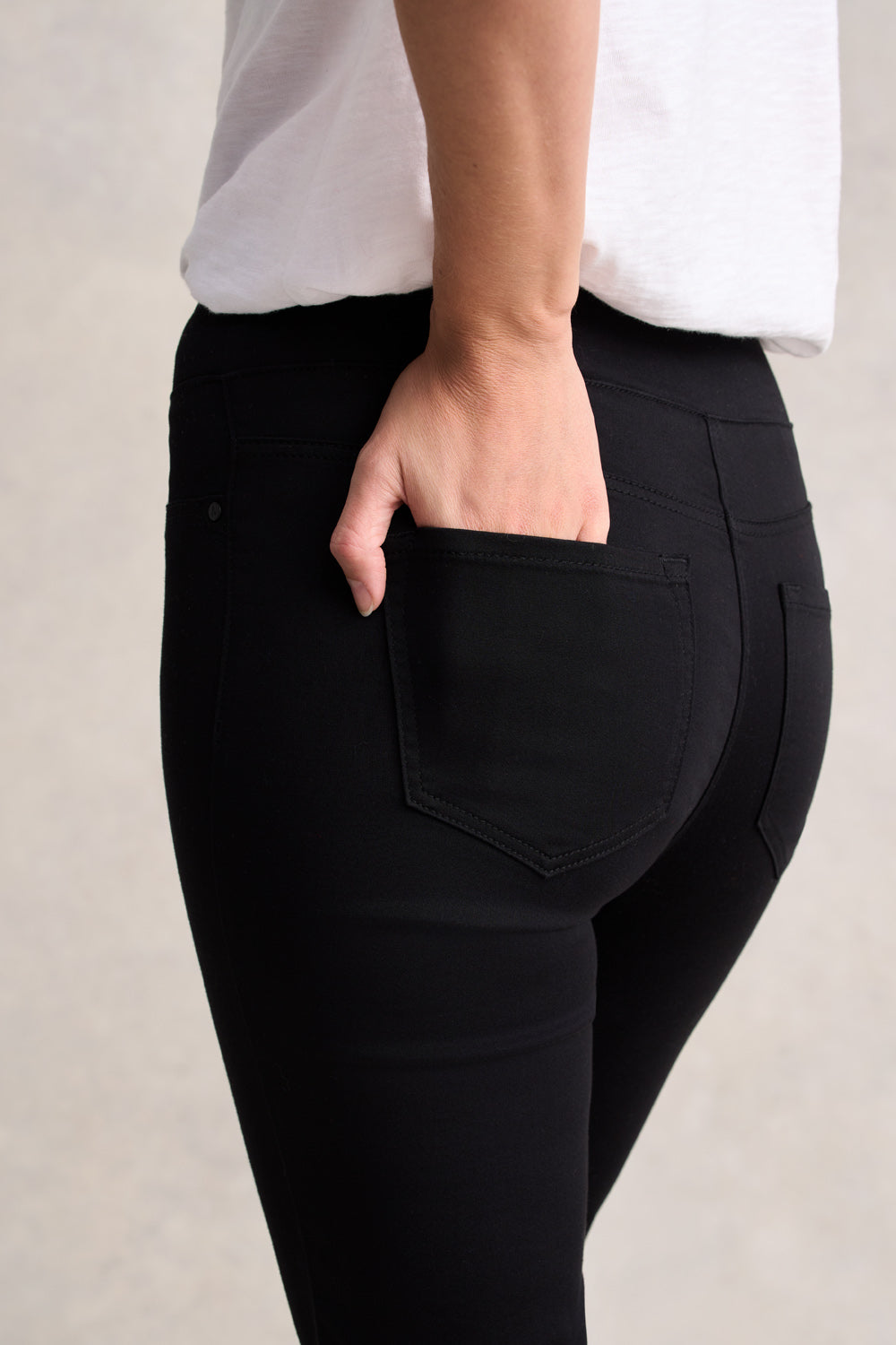 7/8 Skinny Leg - Black