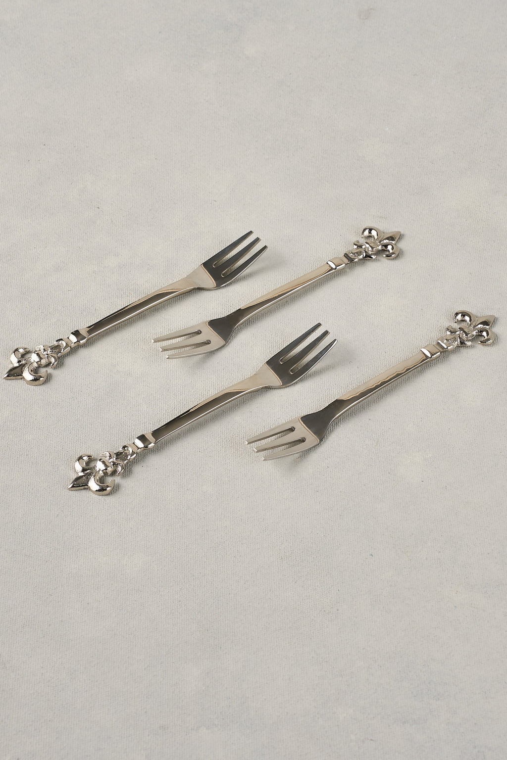 Fleaur De Lys Cake Forks