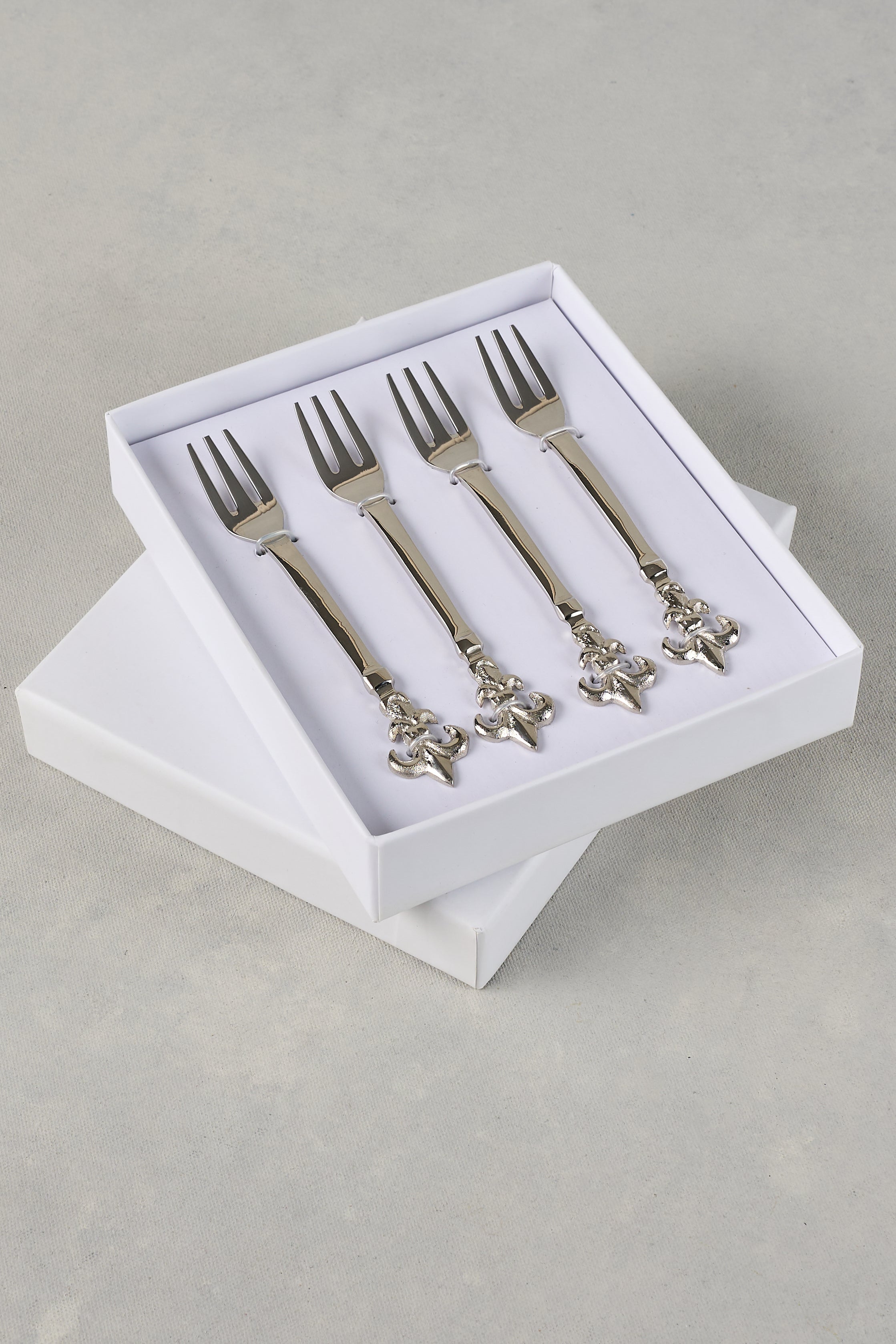 Fleaur De Lys Cake Forks