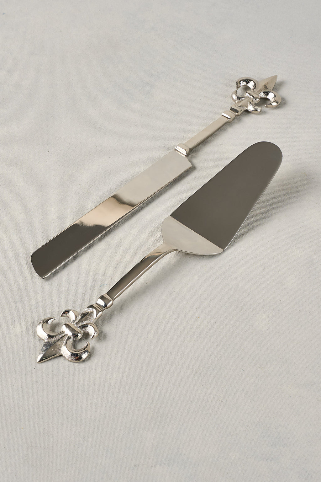 Fleaur De Lys Cake Servers