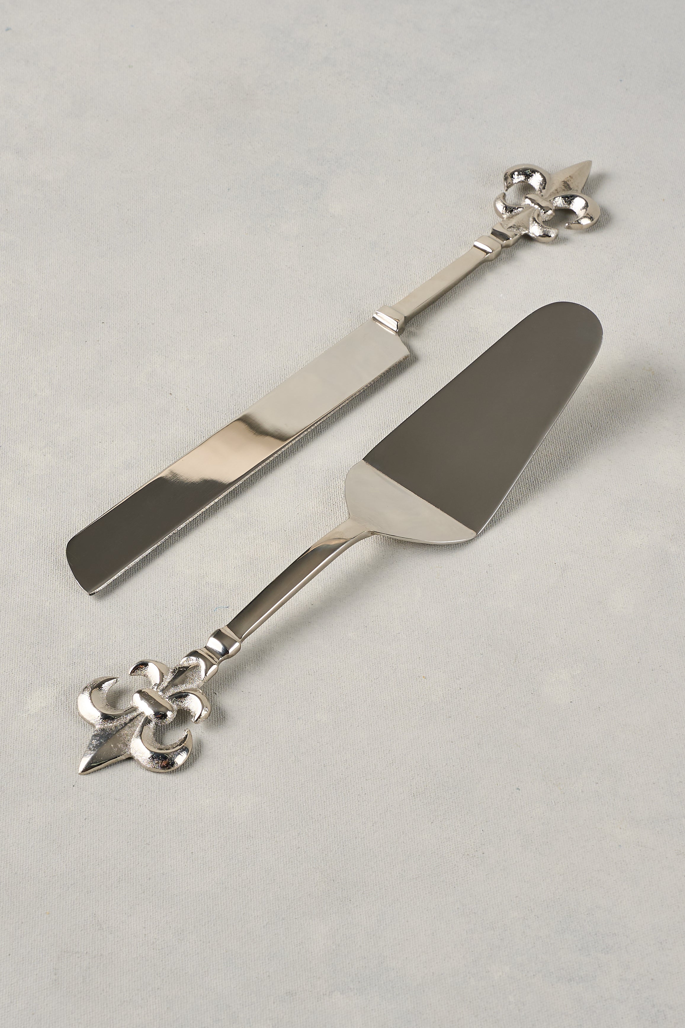 Fleaur De Lys Cake Servers