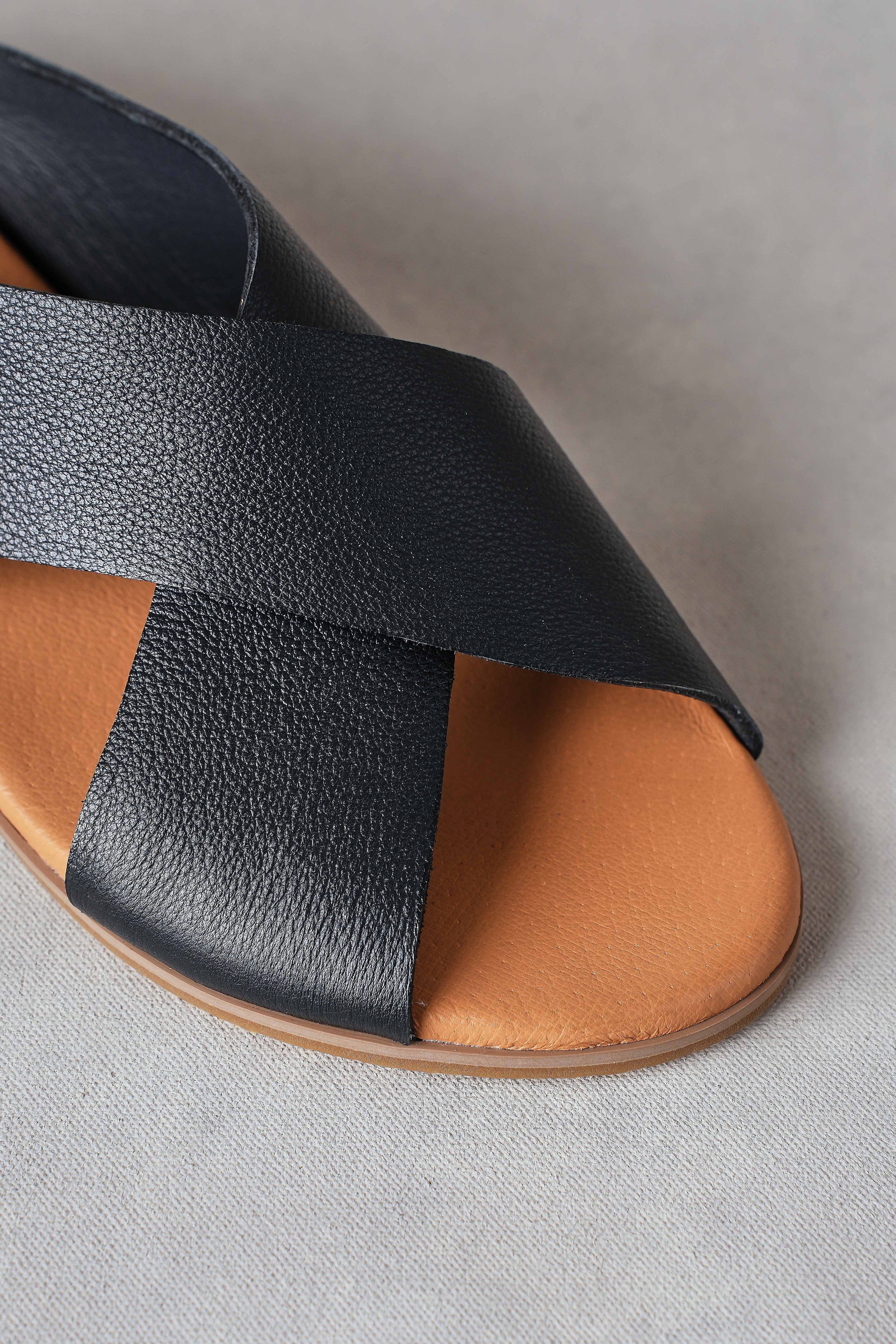 Maya Sandal - Navy